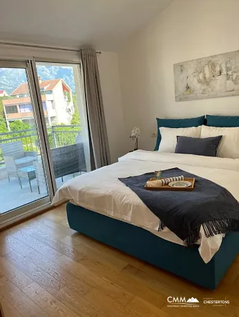 Tivat’ta büyük teraslı ve otoparklı penthouse — 99 m², 3 yatak odası